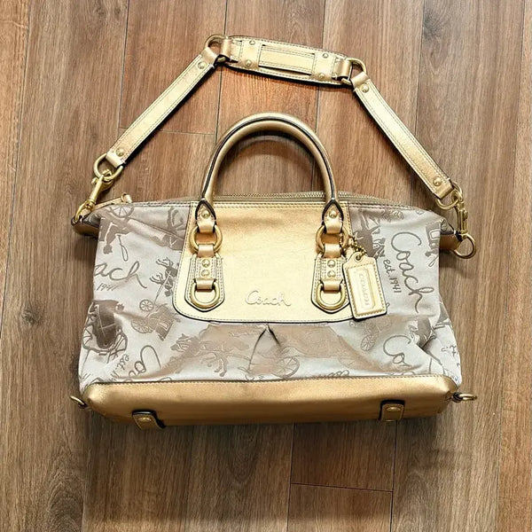 [BUNJANG] Coach Signature Shoulder Bag / 코치 시그니처 숄더백 마차 골드