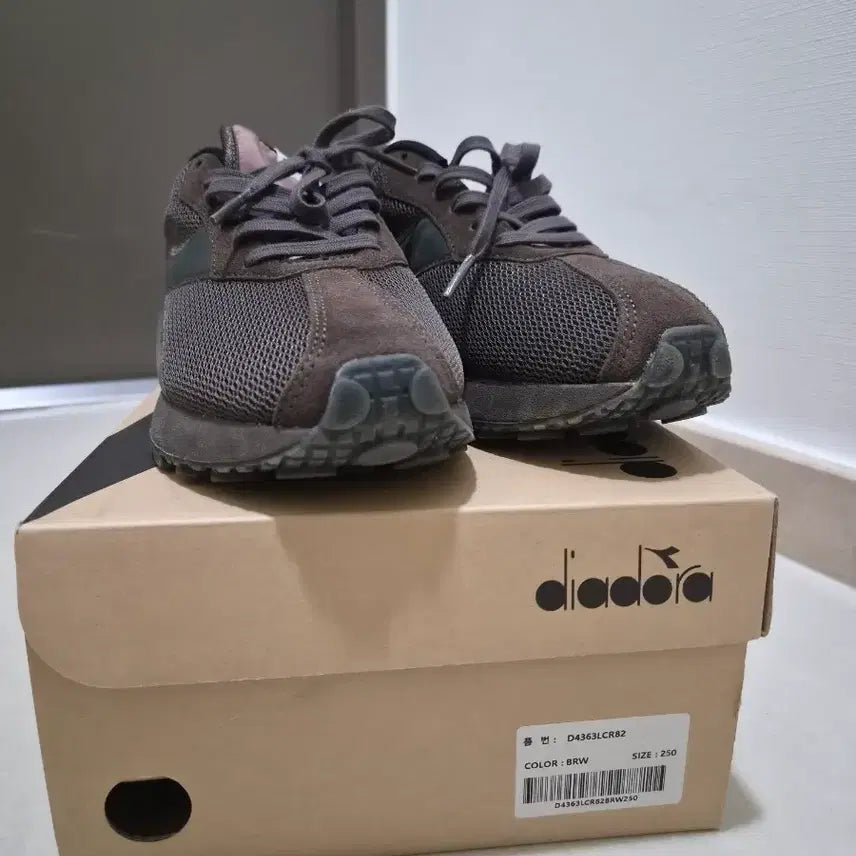 [BUNJANG] Diadora Leggero 250 Brown Sneakers / 디아도라 레제로 250 브라운