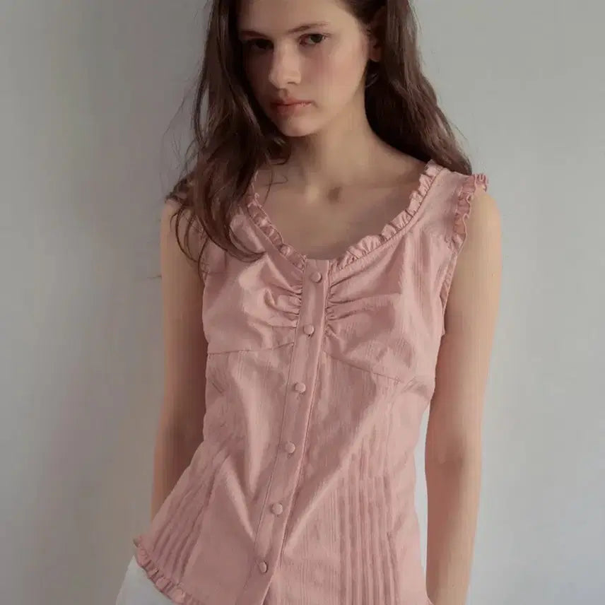 [BUNJANG] Our Nostalgia Melly Pintuck Sleeveless Blouse - Pink / 아우어노스텔지아 아우어노스텔지아 Melly Pintuck Sleeveless Blouse_Pink(OB6BL04)