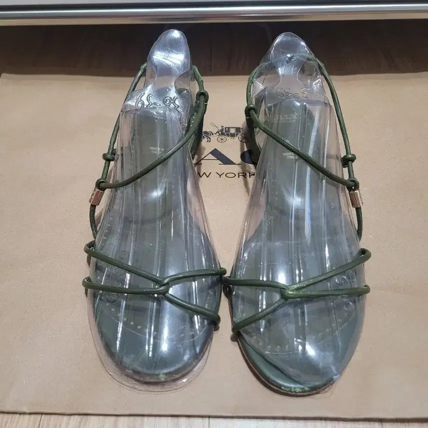 [BUNJANG] Bally Green Strap Sandals (Size 37) / 발리(정품)그린 스트랩 샌들 235