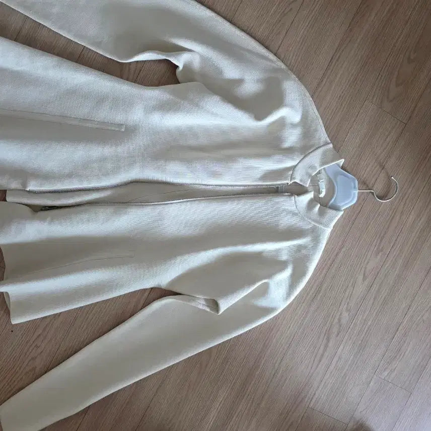 [BUNJANG] COS Cream Zip-Up Cardigan / cos 크림색 집업 가디건