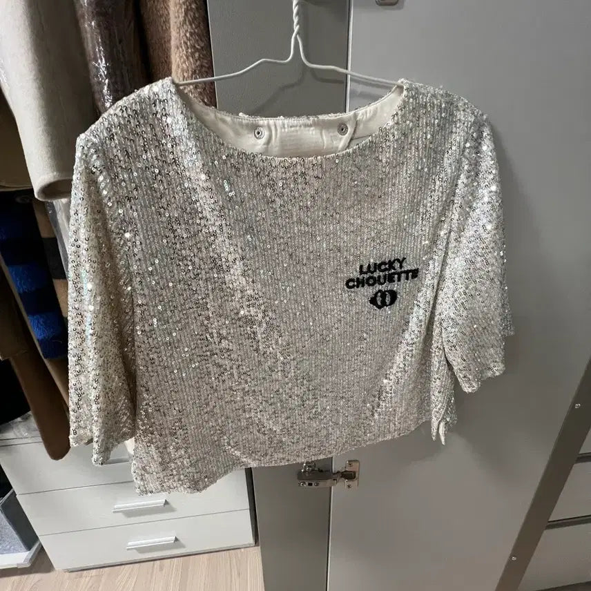 [BUNJANG] Lucky Chouette Sequin Blouse / 럭키슈에뜨 스팽글 블라우스