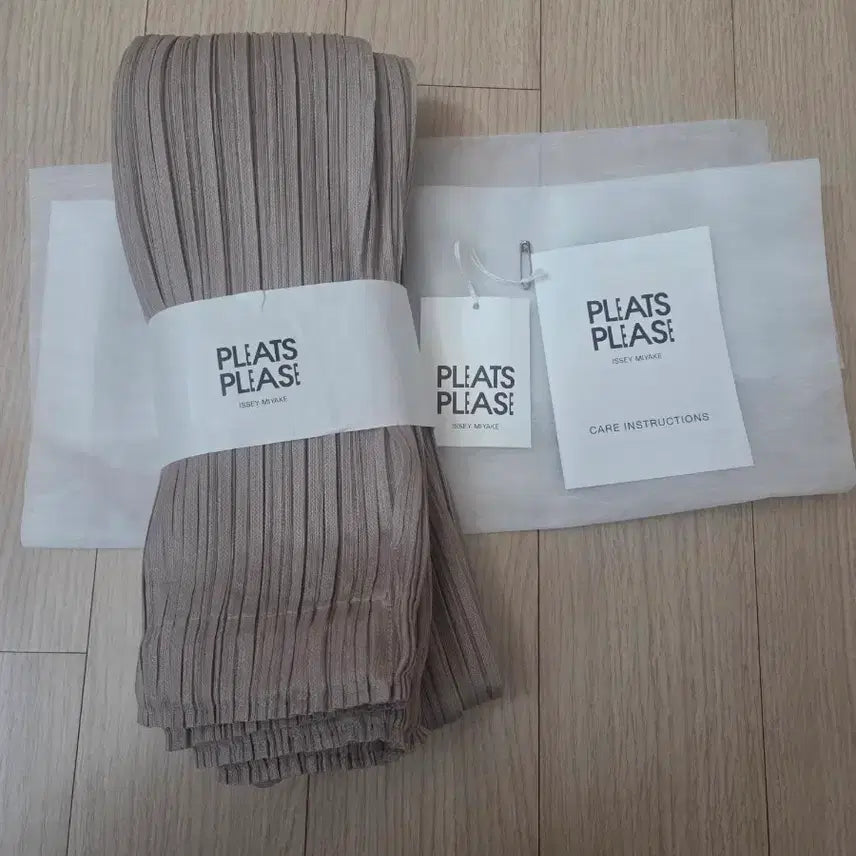 [BUNJANG] Pleats Please Issey Miyake 7th Collection Seeker Skirt Sand Beige Size 3 / 플리츠플리즈 7월시커스커트 샌드베이지3사이즈