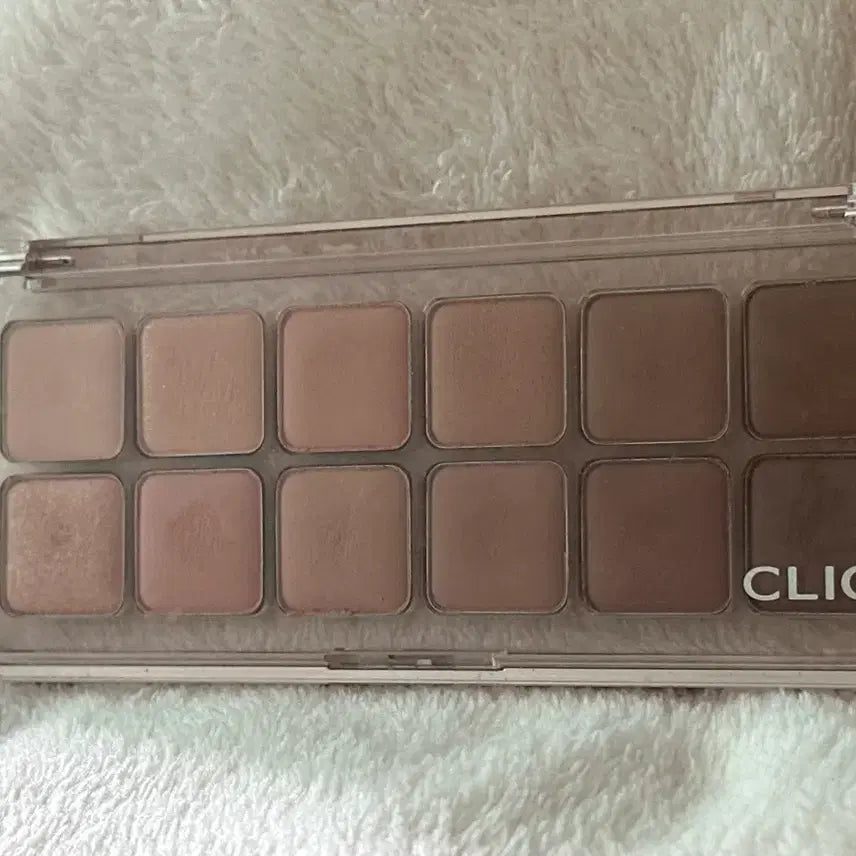 [BUNJANG] Clio Pro Eye Palette Air 08 Latte is Senior / 클리오 프로 아이 팔레트 에어 08 라떼는 선임