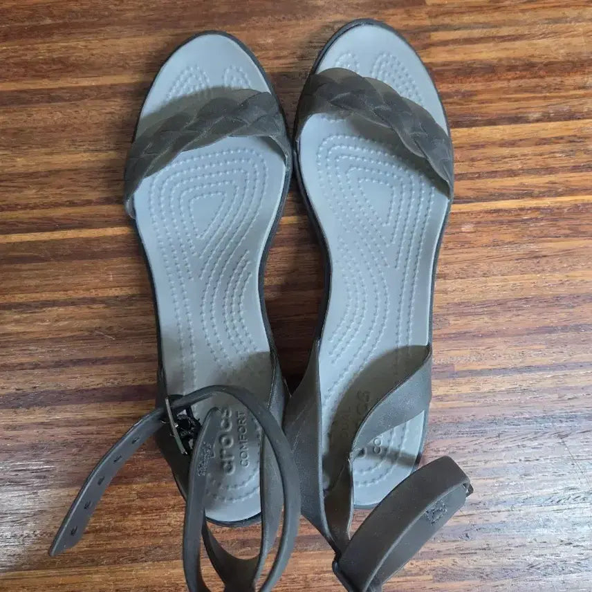 [BUNJANG] Crocs Isabella Block Heel Sandals W6 (230) / 크록스 이자벨라 블록힐 샌들 w6 230