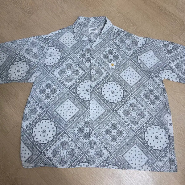 [BUNJANG] Graver Paisley Pattern Oversized Short-Sleeve Shirt / 그레이버 페이즐리 반다나 패턴 오버핏 반팔 셔츠