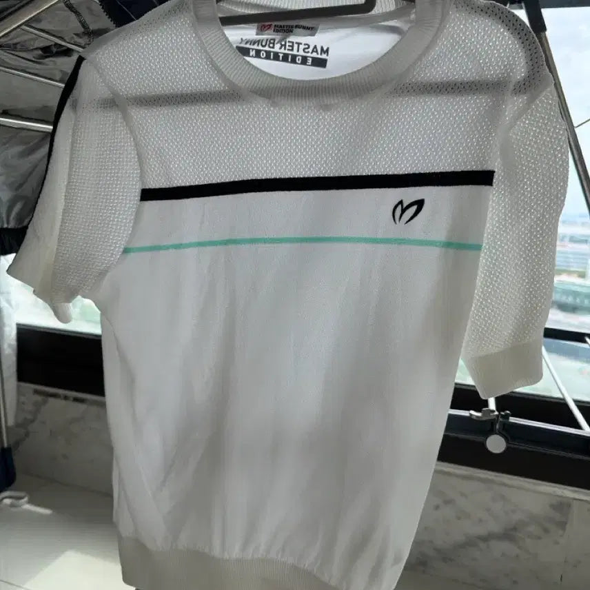 [BUNJANG] Master Bunny Golf Wear Women's Short Sleeve Anorak / 마스터바니 골프웨어 여성 반팔 아노락 펀칭