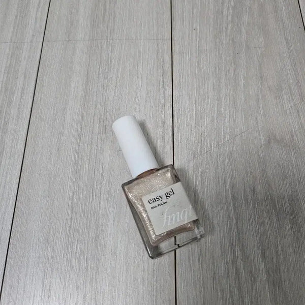 [BUNJANG] Sheer Apricot Shimmer Nail Polish / 매니큐어