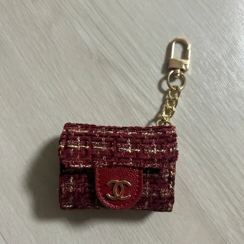[BUNJANG] Chanel Style Tweed AirPods Pro Case with Keychain / [새상품]샤 스타일 트위드 케이스 에어팟 프로 키링