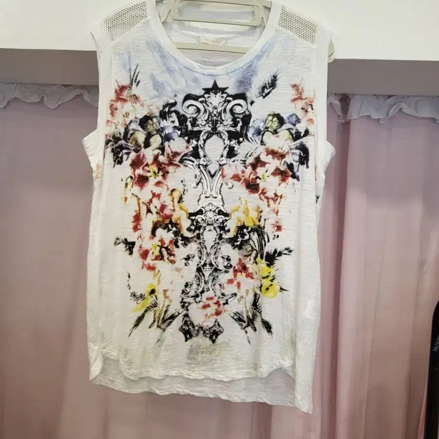[BUNJANG] She's Made Sleeveless White T-shirt / 쉬즈미스 민소매