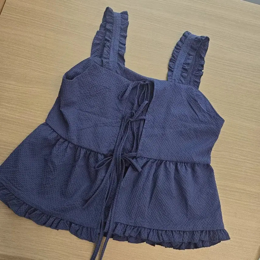 [BUNJANG] Navy Frill Sleeveless Top / 새상품) 네이비 프릴 민소매나시