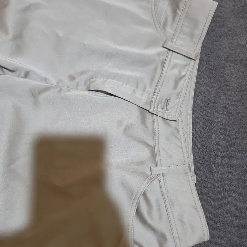 [BUNJANG] Ivory Unique Fit Trousers / 아이보리 특이한 핏 바지