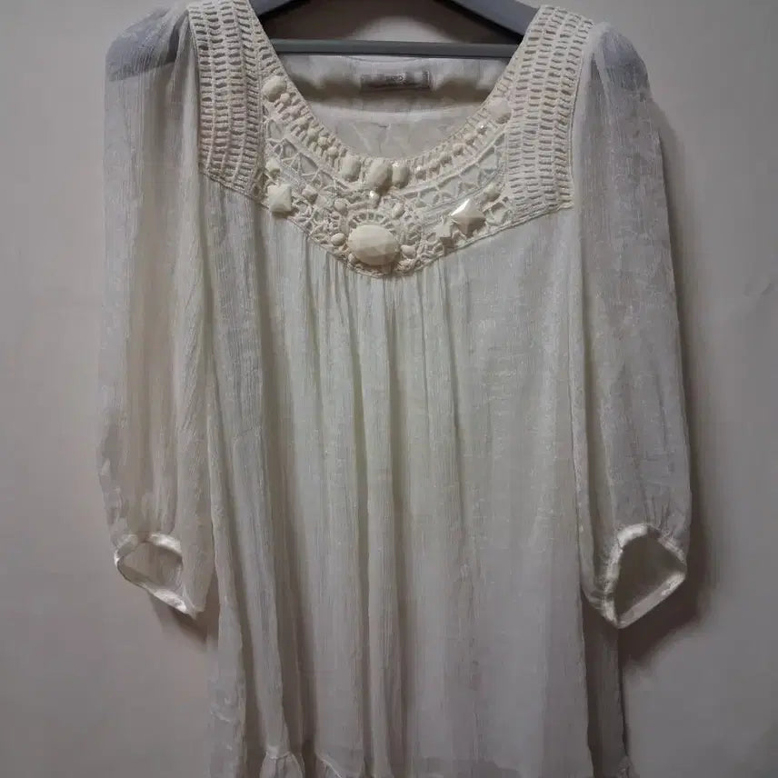 [BUNJANG] White Crochet Beaded Dress / 화이트 크로셰 비즈 장식 원피스100