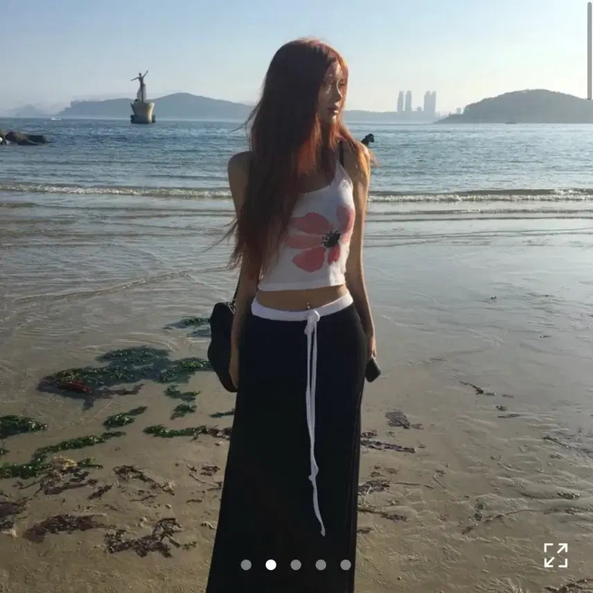 [BUNJANG] Avely Colorblock String Long Skirt Flower Halter Strap Tank Top Set / 에이블리 로우라이즈 배색 스트링 롱 스커트 플라워 홀터 끈 나시 세트