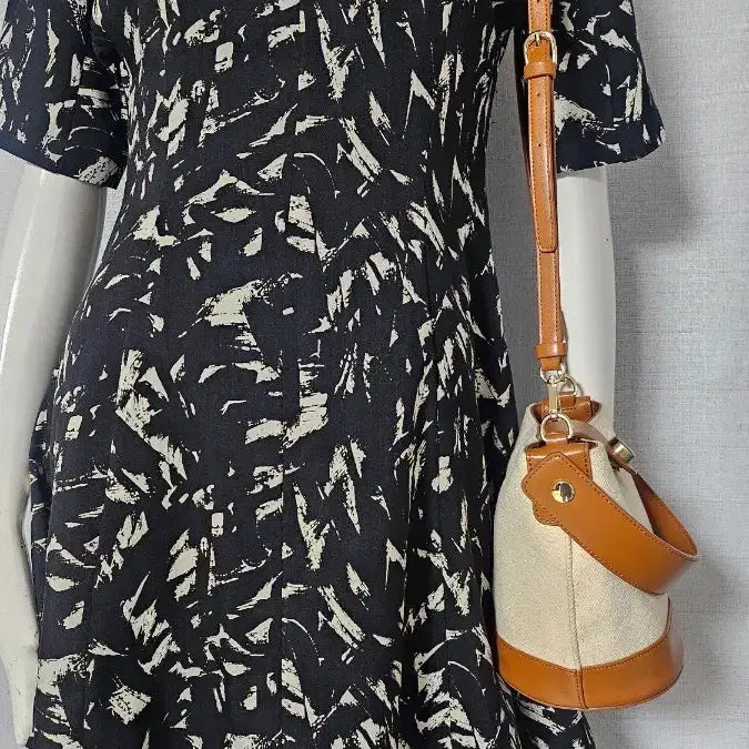 [BUNJANG] Mojo.s.phine Jacquard Lined Dress / Mojo.s.phine 자크 안감 스타일 좋은 원피스..85-91-164