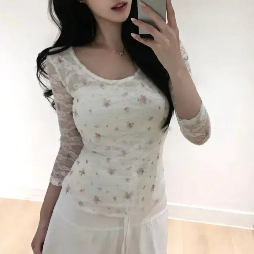 [BUNJANG] Ablie Flower Lace See-through 7-Sleeve T-Shirt / 에이블리 플라워 잔꽃 레이스 시스루 7부 티셔츠