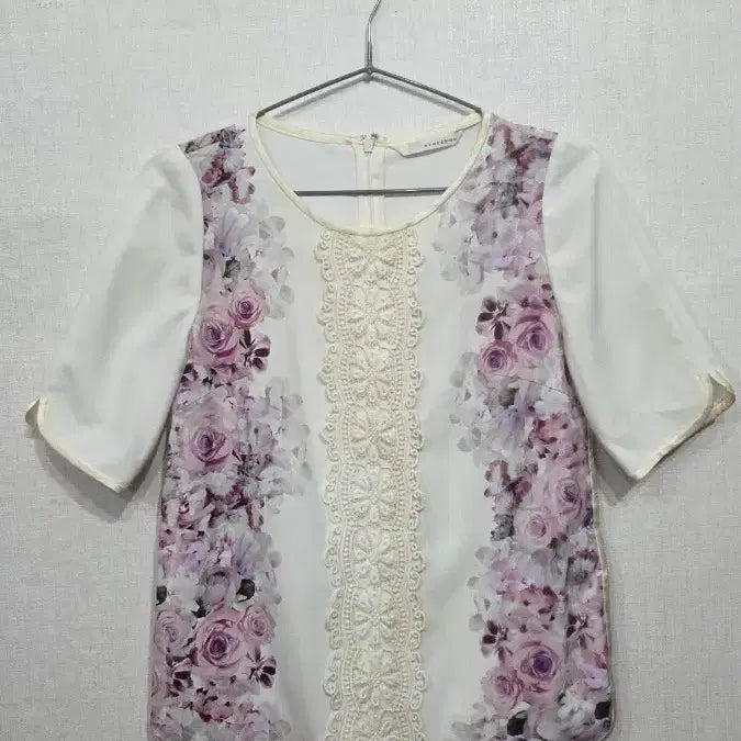 [BUNJANG] RENEEVON Lace Blouse / RENEEVON  레이스 블라우스