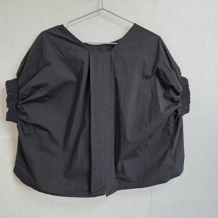[BUNJANG] Women's Black Shirring Round Neck Shirt / 여성 블랙 바스락 셔링 라운드 셔츠 F  JJ3053
