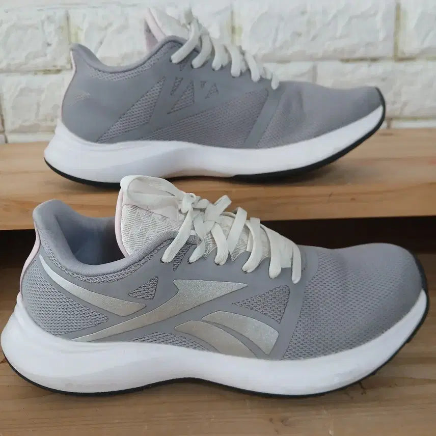 [BUNJANG] Reebok Memory Foam Sneakers Grey Women's 240mm / (116) 리복 메모리폼 운동화 그레이 여성기준 240