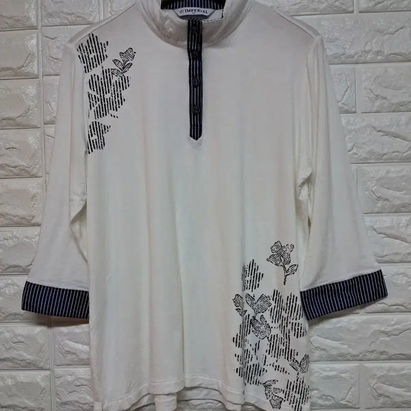 [BUNJANG] Imperial Women's White Floral Embroidery T-Shirt Size 100 / 임페리얼 여성 100사이즈 화이트 꽃자수 티셔츠