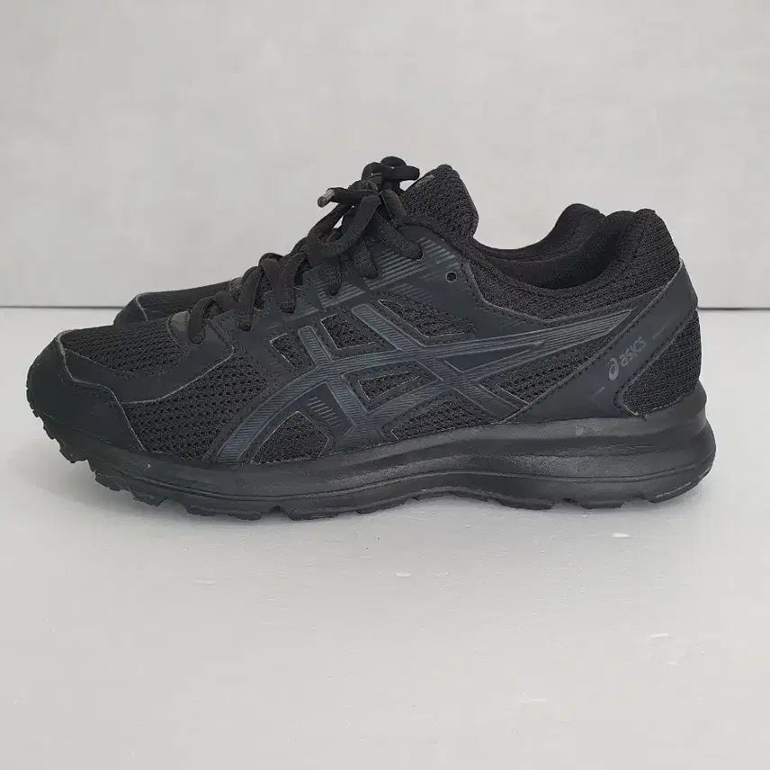 [BUNJANG] Asics Jog 100 2 Triple Black Sneakers (235) / 아식스 조그 100 2 트리플 블랙 (235)
