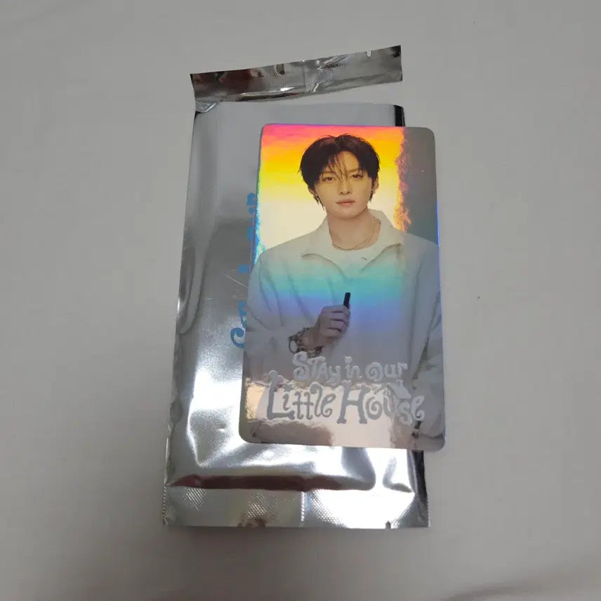[BUNJANG] Stray Kids Lee Know Little House Trading Card Hologram Photocard 6th Fanmeeting MD / 스트레이키즈 리노 리틀하우스 트레카 트레이딩 카드 홀로그램 포카 6기 팬미팅 엠디 굿즈 little house trading card