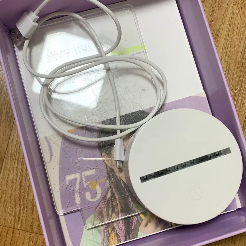 [BUNJANG] IU UAENA 2nd Fanclub Kit MD / 아이유 유애나 2기 팬클럽 키트 MD