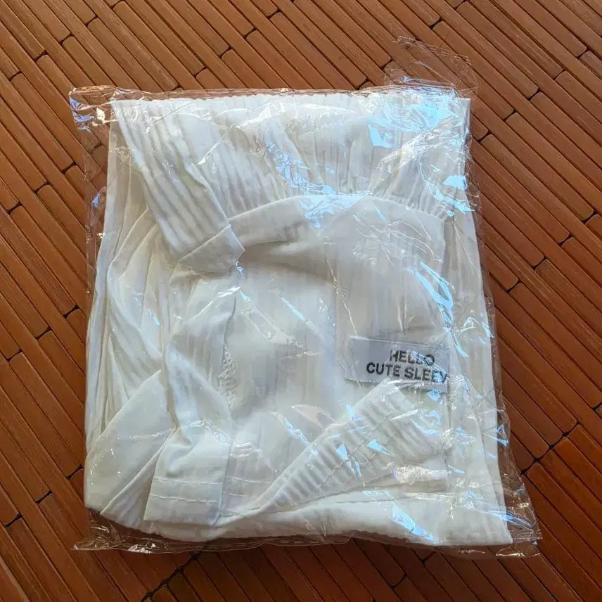 [BUNJANG] Autumn Trove Women's Cooling Arm Sleeves UV Protection Clean White FREE 1 Set / 어텀트로브 여성 쿨토시 uv 차단 팔토시 클린화이트 FREE  1세트