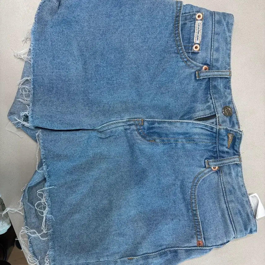 [BUNJANG] Calvin Klein Denim Shorts / 캘빈클라인 반바지 CK 청바지 핫팬츠