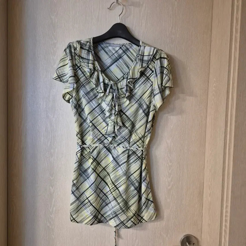 [BUNJANG] Olivia Hassler Checkered Frill T-Shirt Size 90 / 올리비아 허슬러 체크무늬 프릴  티셔츠사이즈90
