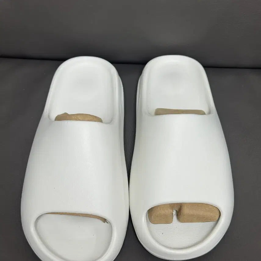 [BUNJANG] Adidas Yeezy Slide YS-01 White Size 12 / yeezy, ys-01, White 이지 슬라이드 화이트 12 사이즈.