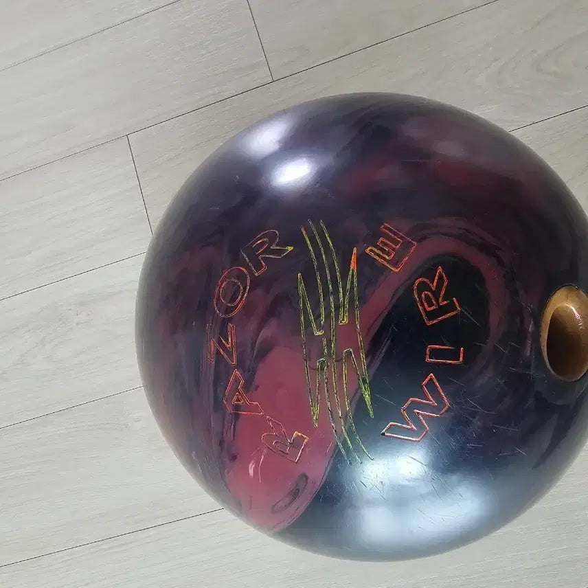 [BUNJANG] RAZOR WIRE 15lb Bowling Ball - Made in USA / 15파운드 RAZOR WIRE (레이저 와이어) 미국산