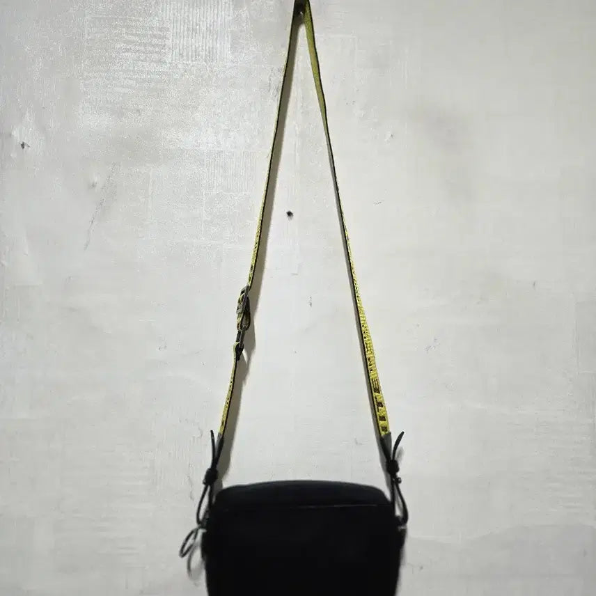 [BUNJANG] Off-White Nylon Crossbody Bag Black / 오프화이트 나일론 크로스백 블랙