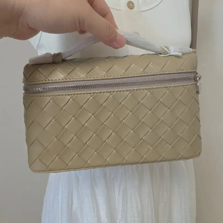[BUNJANG] Leather Weaving Pouch Khaki Beige / 카키베이지색 가죽 위빙 파우치
