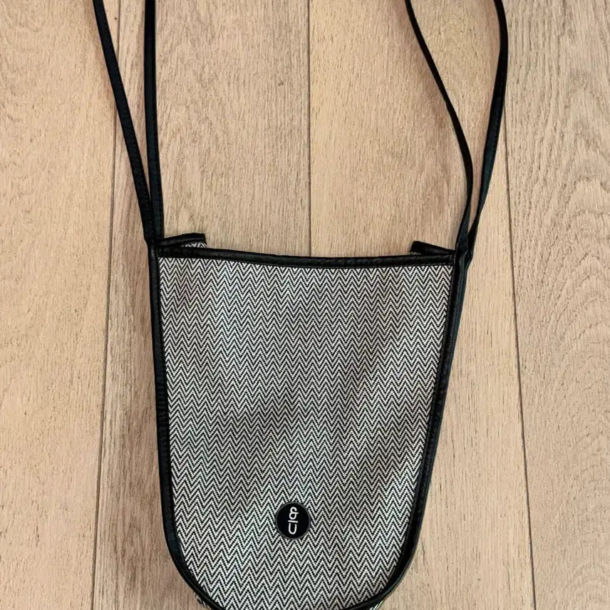 [BUNJANG] AND YOU ITAEWON Bag Black / 앤유_ITAEWON Bag_블랙