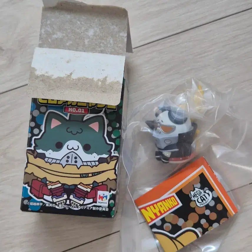 [BUNJANG] Mega Cat My Hero Academia Mini Random Figure Present Mic / 나히아 히로아카 메가캣 미니 랜덤 피규어 프레젠트 마이크 판매
