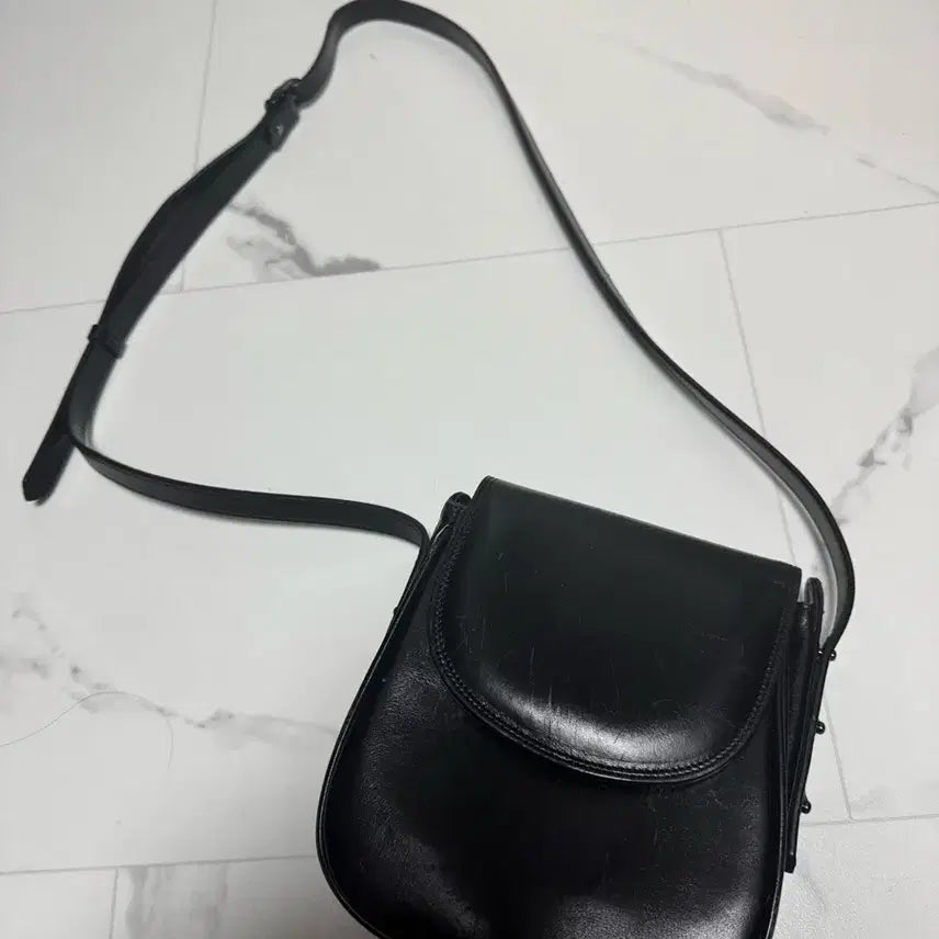 [BUNJANG] After Pray Black Cowhide Crossbody Bag / 애프터프레이) 블랙 소가죽 크로스백