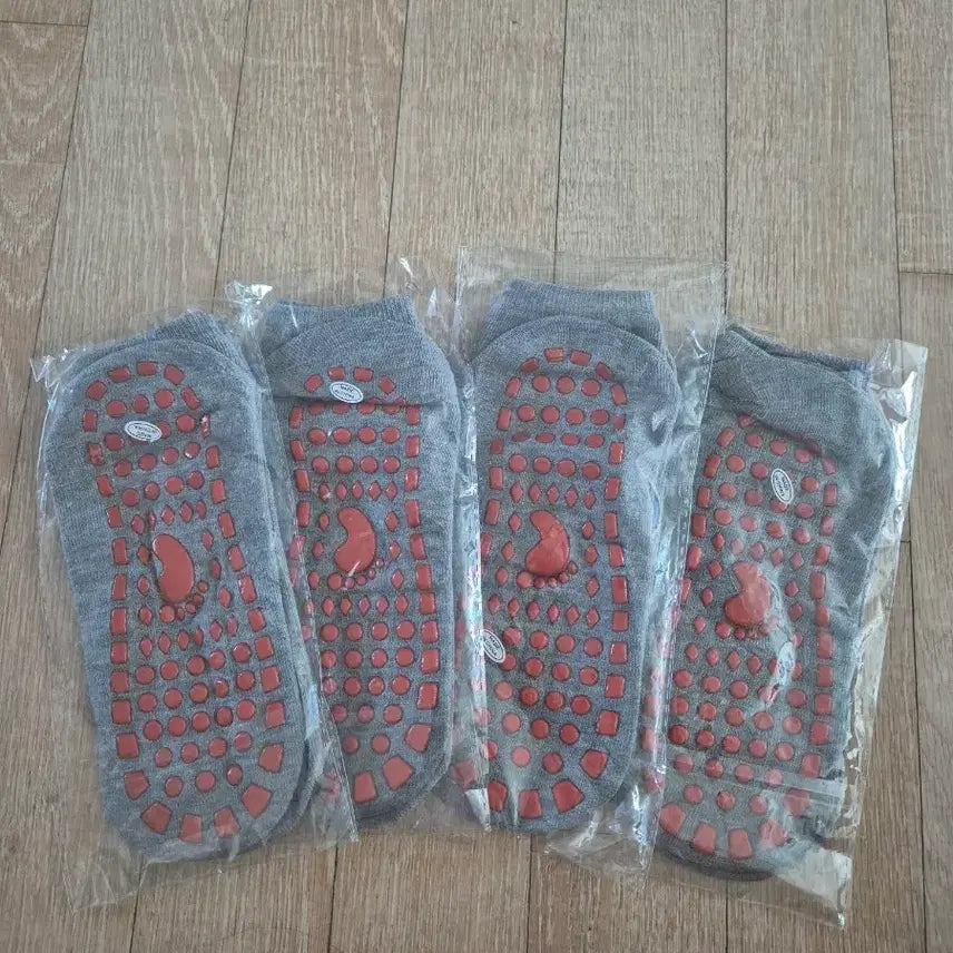 [BUNJANG] Anti-Slip Socks 4-Pair Set / 미끄럼방지 양말 4켤레 세트