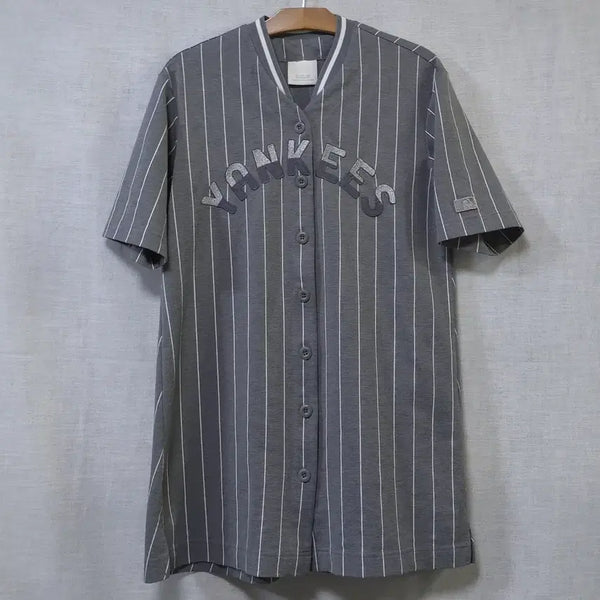 [BUNJANG] MLB New York Yankees Pinstripe Long Sleeve Baseball Shirt Dress Jacket / MLB 정품 뉴욕양키스 핀 스트라이프 롱 반팔 야구 셔츠 유니폼 자켓 원피스 그레이 55 66 77