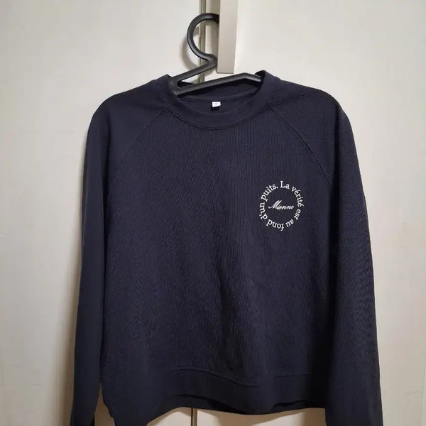 [BUNJANG] Navy Mini Lettering Semi-Crop Sweatshirt Long Sleeve Tee / [2번착용] 네이비 미니 레터링 세미 크롭 맨투맨 긴팔티