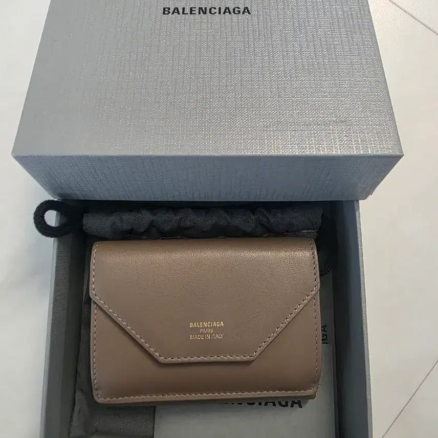 [BUNJANG] Balenciaga Envelope Trifold Wallet / 발렌시아가 엔벨로프 3단 반지갑