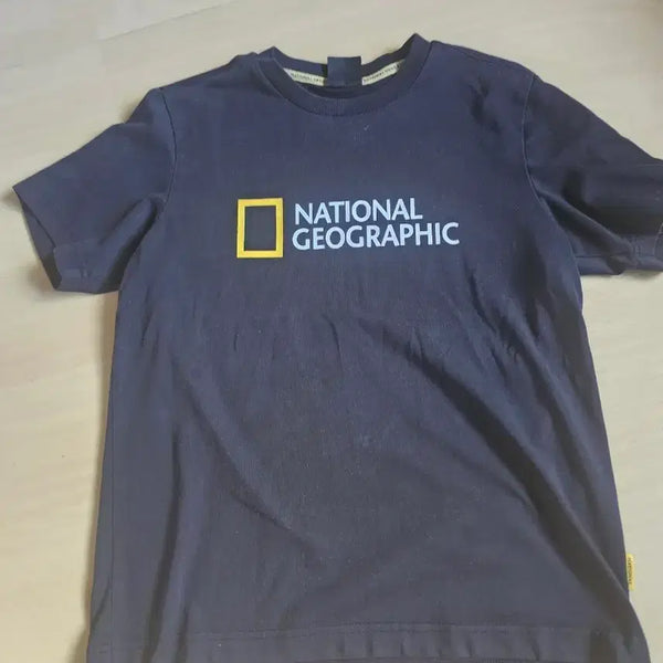 [BUNJANG] National Geographic Logo Short Sleeve T-Shirt / 내셔널 지오그래픽 반팔 티셔츠 s