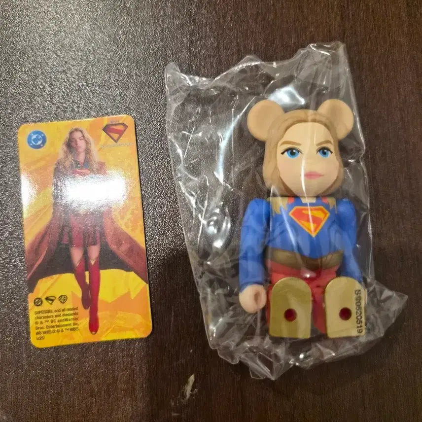 [BUNJANG] Medicom Toy Bearbrick Series 52 Hero Supergirl / 신상 베어브릭 52탄 히어로 슈퍼걸