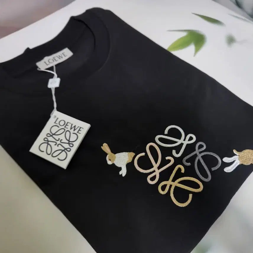 [BUNJANG] Rabbit Embroidery Short Sleeve T-Shirt Black / 토끼 자수 반팔 티셔츠 블랙