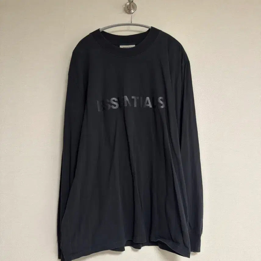 [BUNJANG] Fear of God Essentials Black Logo T-Shirt (L) / [L] 피오갓에센셜 블랙 로고 티셔츠