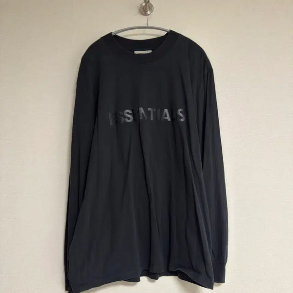 [BUNJANG] Fear of God Essentials Black Logo T-Shirt (L) / [L] 피오갓에센셜 블랙 로고 티셔츠