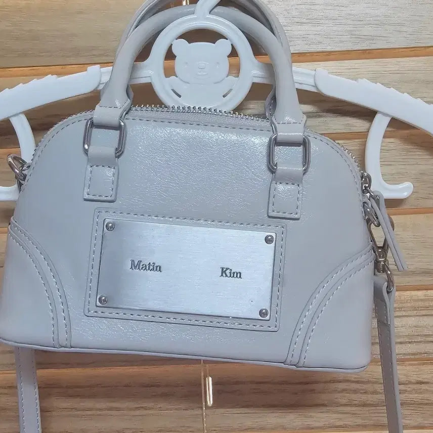 [BUNJANG] Matinkim Curve Zip Mini Bag Light Grey / 마뗑킴 커브 집 미니백 라이트 그레이 새상품