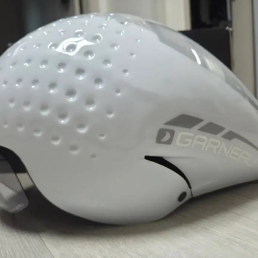 [BUNJANG] Garneau P-09 Aero TT Helmet (L Size) / 가르노 P-09 에어로 TT 헬멧 철인 (L사이즈)