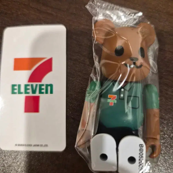 [BUNJANG] Bearbrick 52nd Series Secret Seven Eleven / 신상 52탄 베어브릭 시크릿 세븐일레븐