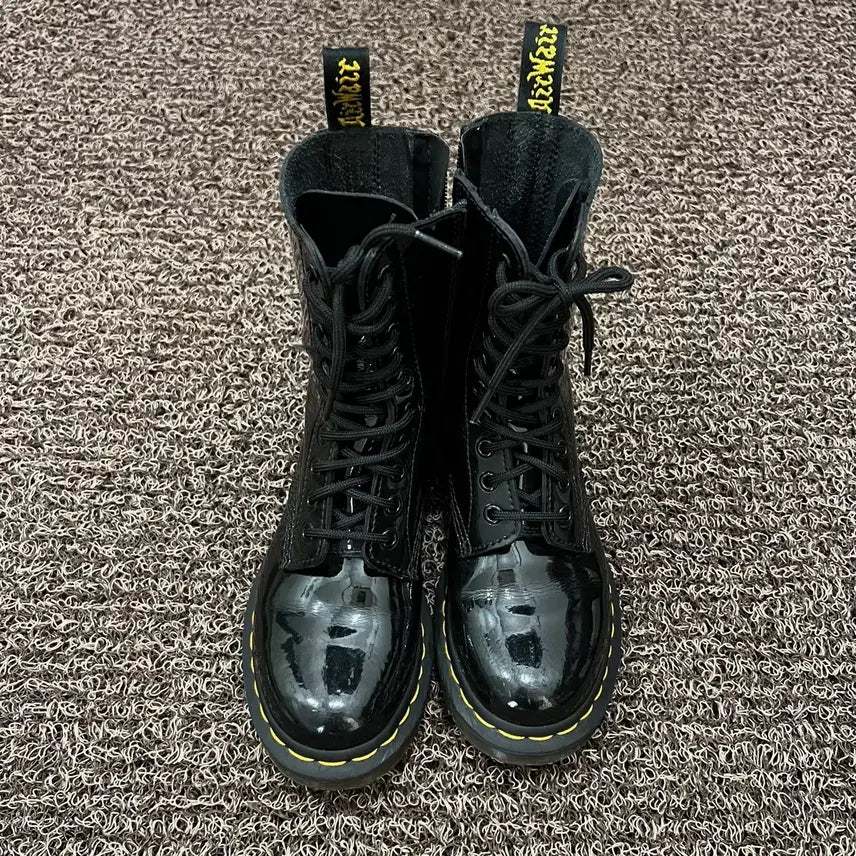 [BUNJANG] Dr. Martens 1490 10-Eye Polished Smooth Leather Boots (Black, US Size 4) / 닥터마틴1490 워커부츠 10홀 유광 블랙 230